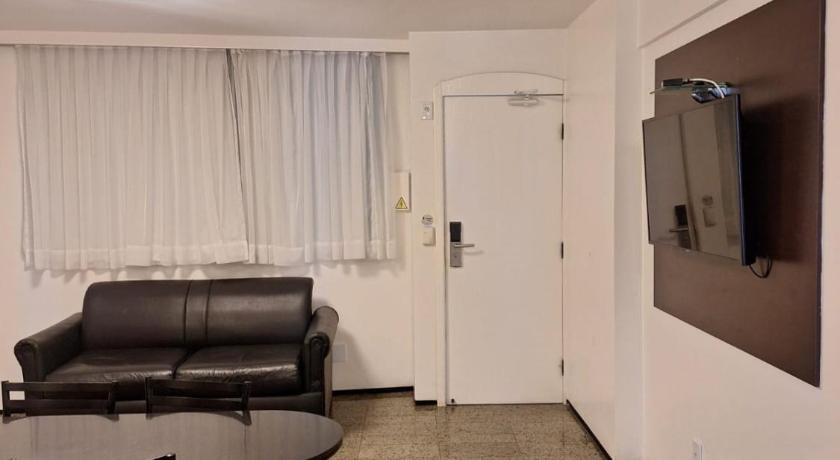 Imagem de Four-Bedroom Royal Family Room 17