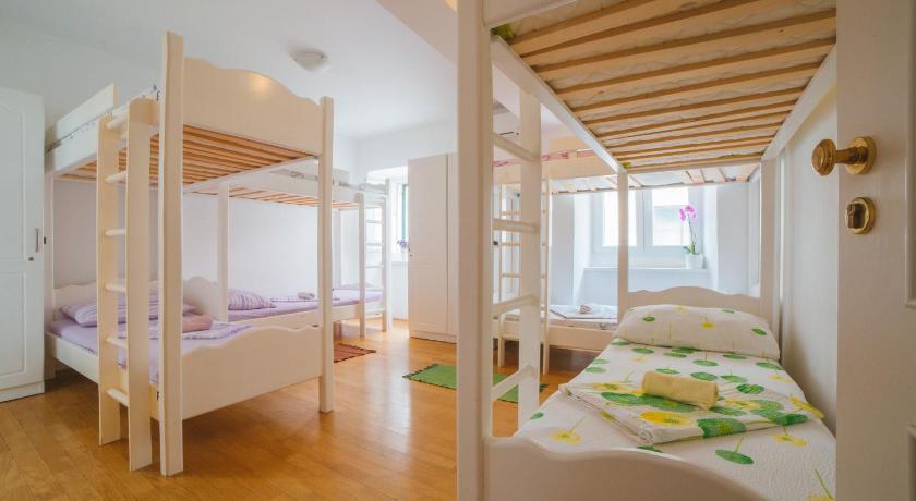 Image of 8-Bed Mixed Dormitory Room 0