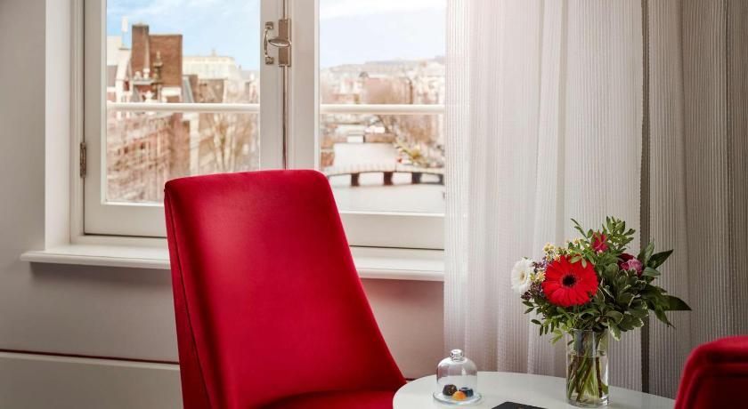 Image of Canal View Suite with Extra Bed (2 Adults + 1 Child) 4