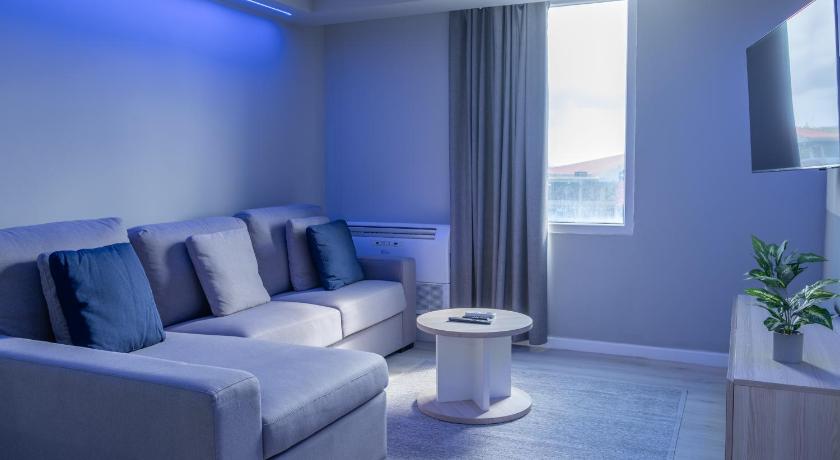 Obrázek: Apartmá s manželskou postelí velikosti King (Premier King Suite) 3