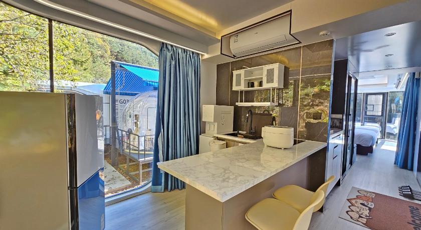 Pyeongchang Galaxy-X Hotel-type Caravan Glamping & Pension 5-Star Guesthouse exterior