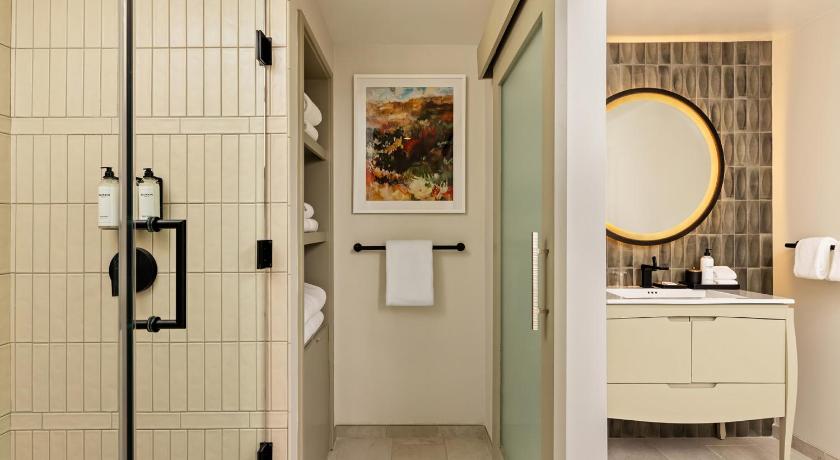 Image of Signature Suite 2