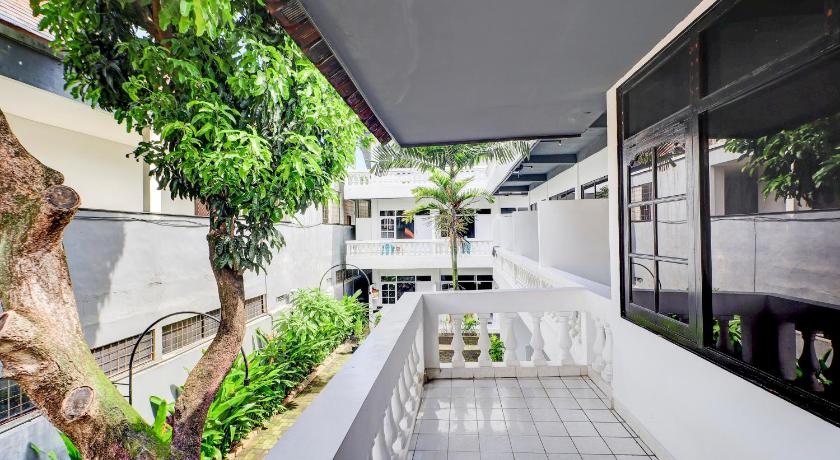 Collection O at Jalan Padma near Legian Beach - image 9