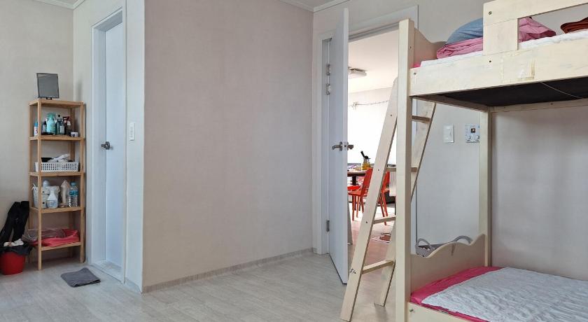 安東 Gotaya Guesthouse ホテル プール