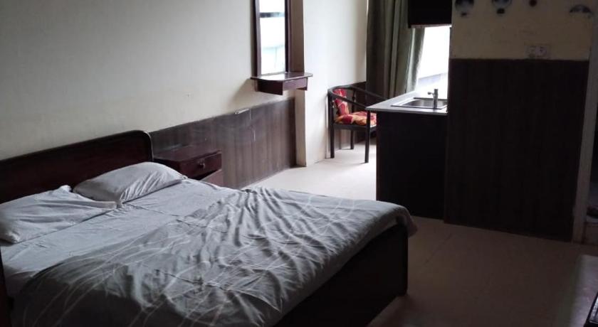 Kashmir Continental Hotel Murree - image 9