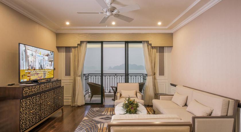 Image of Executive Suite Sea View 7