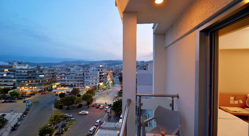 Image of Triple Room with Sea View 1