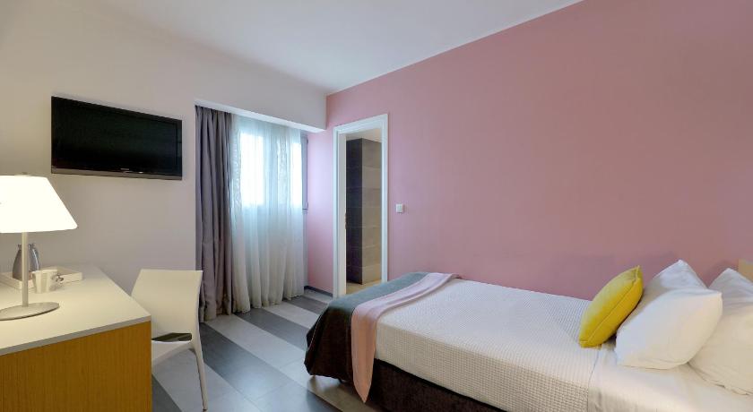 Image of Single Room 1