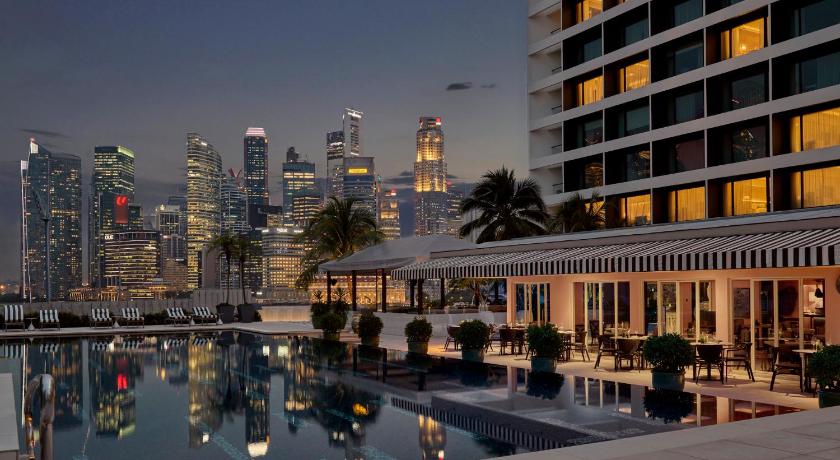 Image of Marina Bay Suite with Balcony 4