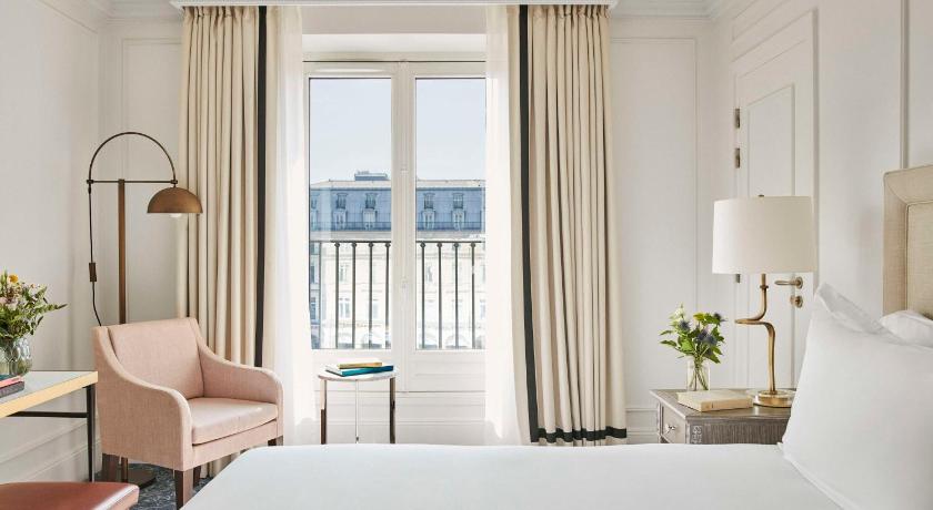 Image of 1 King Bed View Deluxe 1