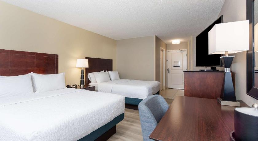 Image of 2 QUEEN BEDS NONSMOKING 0