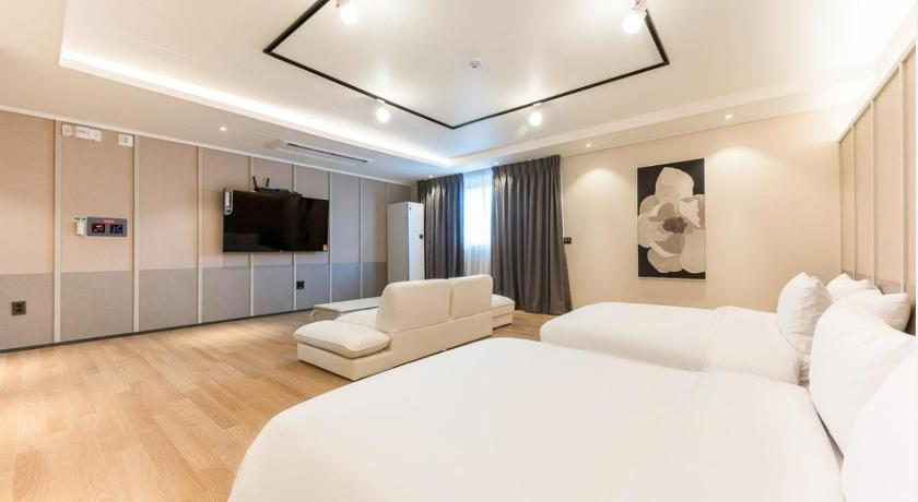 庆州 H Avenue Gyeongju Bulkuk temple 3星级 酒店 泳池