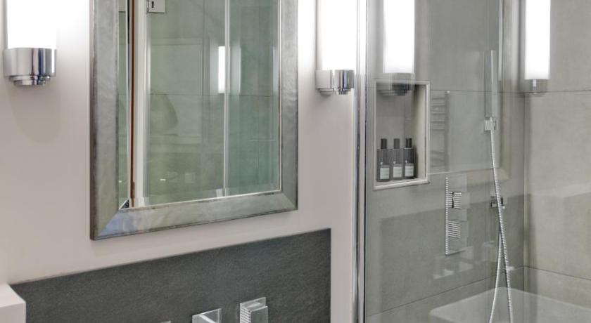 Image of Deluxe Double or Twin Room 2