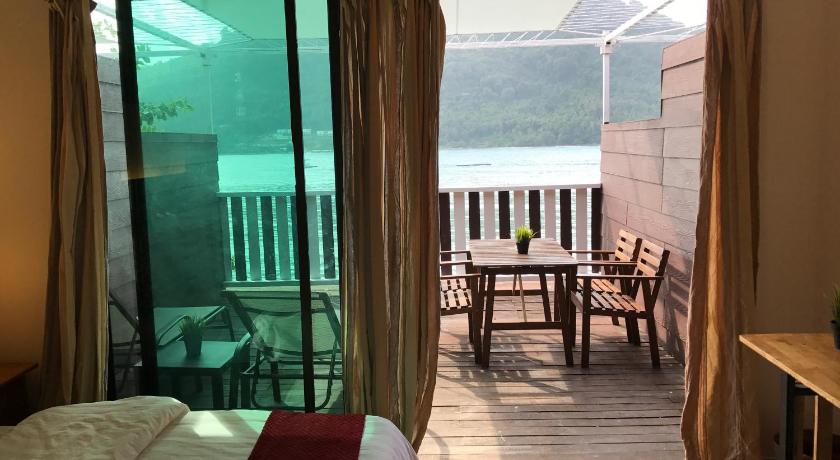 Immagine di Suite con Vista Mare (Seaview Suite) 4