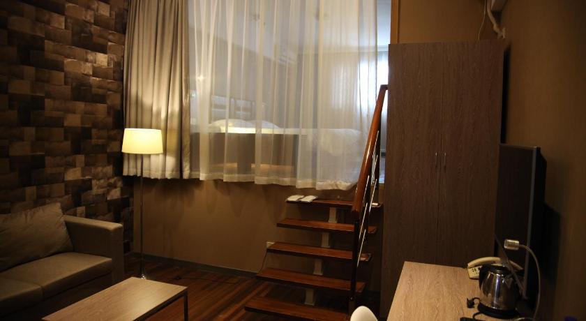 Image of Executive Suite 11