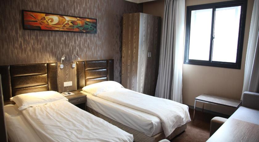 Image of Twin Room 4