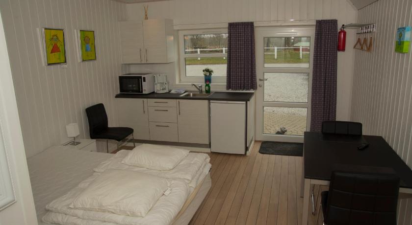 Image of Twin Room with Bathroom 1
