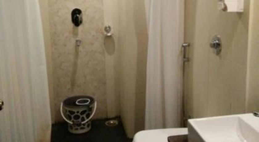 Image of Deluxe King 6