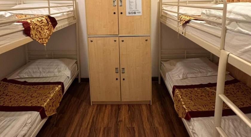 Immagine di Dormitorio (Dormitory Room) 13