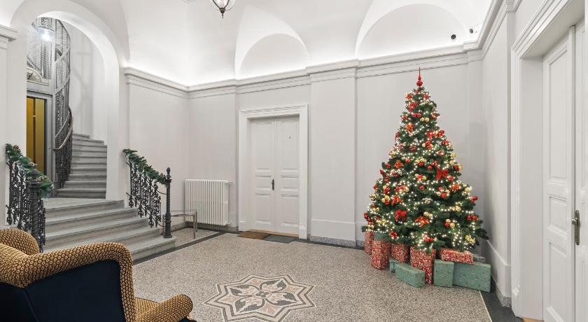 Vodickova Luxury Suites - image 2