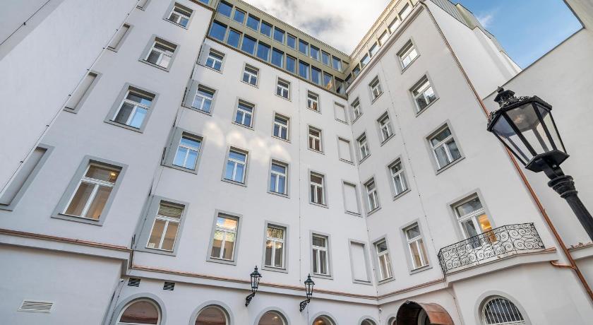 Vodickova Luxury Suites - image 11