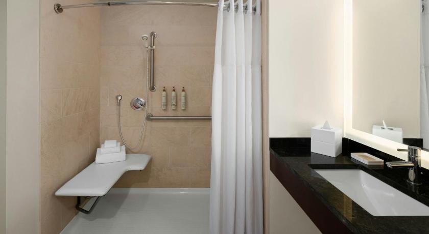 Image of King Room - Hearing Accessible 4