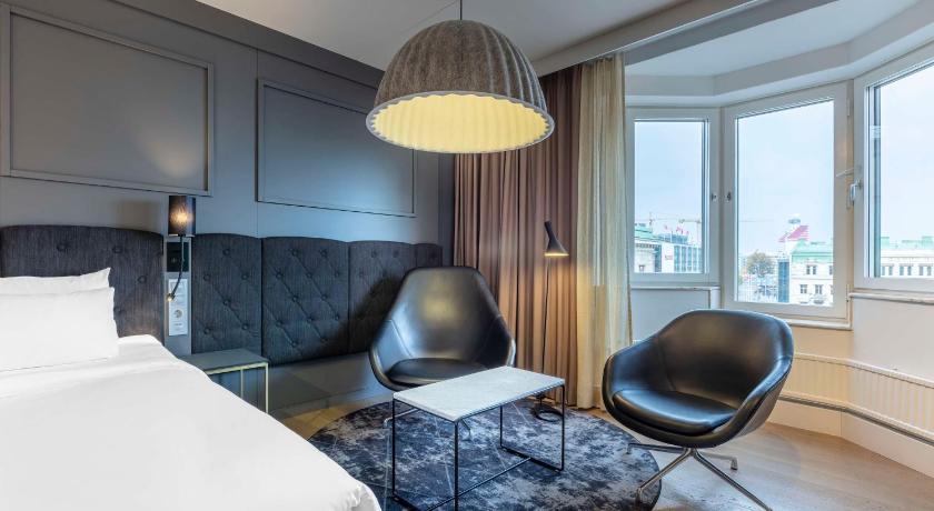Image of Executive Room - Square View 6