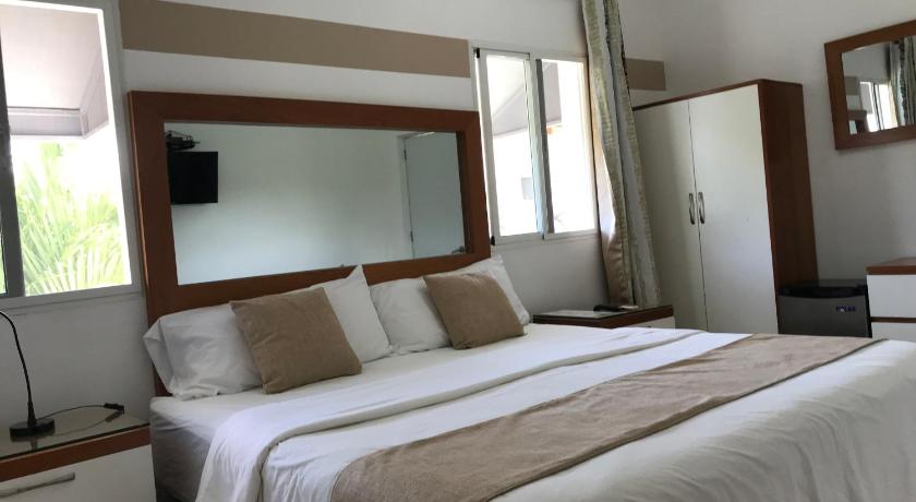 Image of King Room with Pool View 6