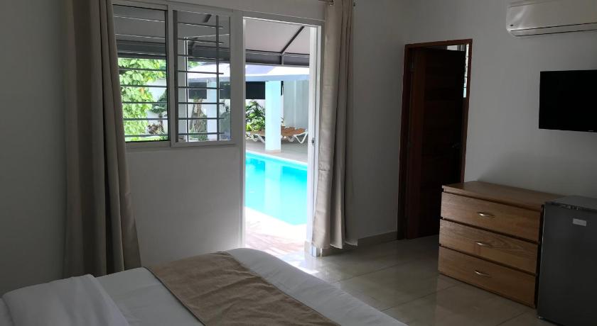 Image of King Room with Pool View 9