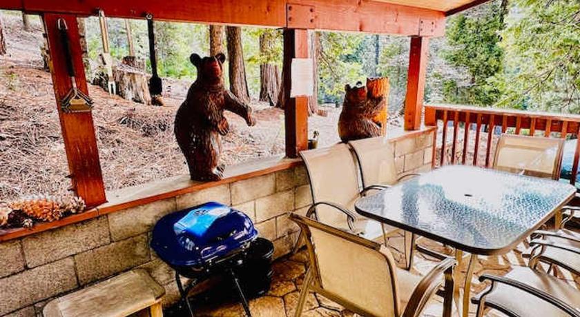 优胜美地西 (CA) Cozy Bear South-Inside Yosemite-Sleeps 5 4星级 住宿 泳池