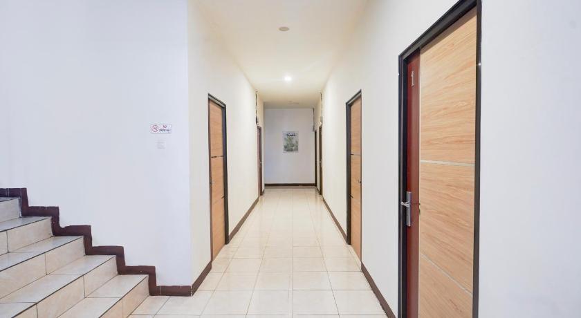 マカッサル Hotel O Rappocini Near Rsia Paramount 4つ星 ホテル プール