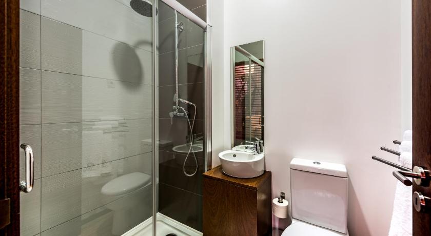 ポルト Lounge Inn Guest House 4つ星 ゲストハウス プール