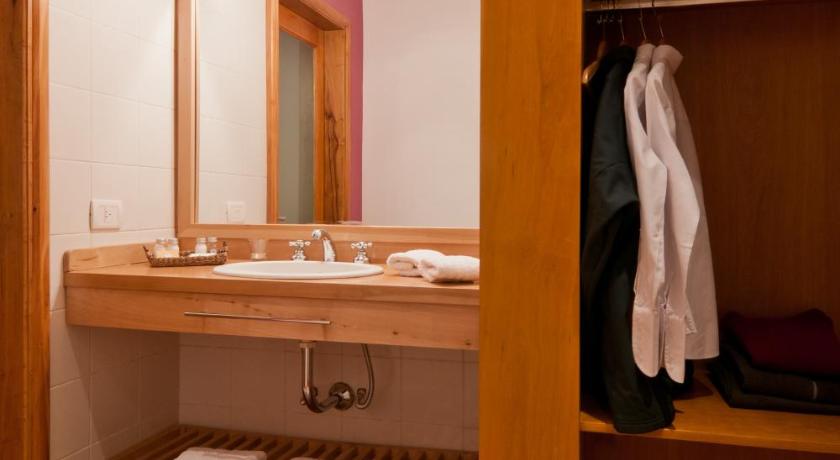 Image of Superior Triple Room 14