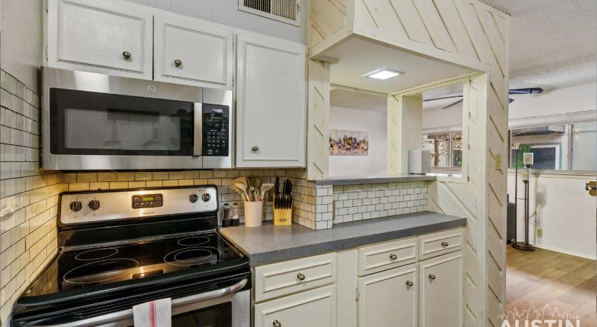 オースティン Near UT Campus Nightlife 1BR 1BA Apt Free Parkin By Austin Vacay 3つ星 宿泊施設 プール