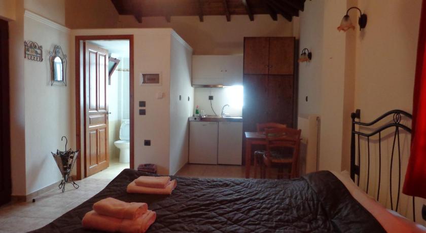 Alonaki Guesthouse photo
