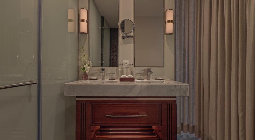 Image of Superior River View Twin Bed 7