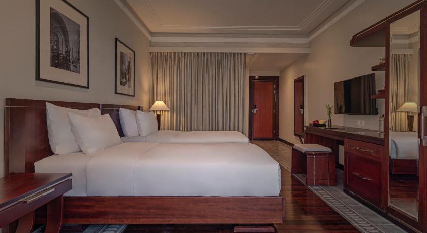 Image of Superior River View Twin Bed 5