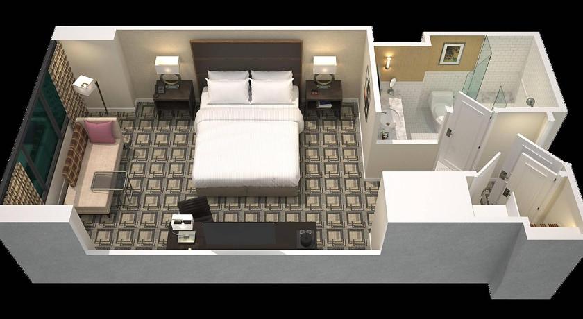 Image of Traditional King Room with Roll-in Shower - Mobility Accessible 7