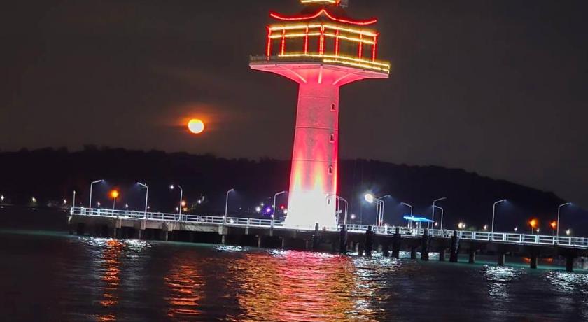 촌부리 Tai Note's Room 3つ星 ゲストハウス プール