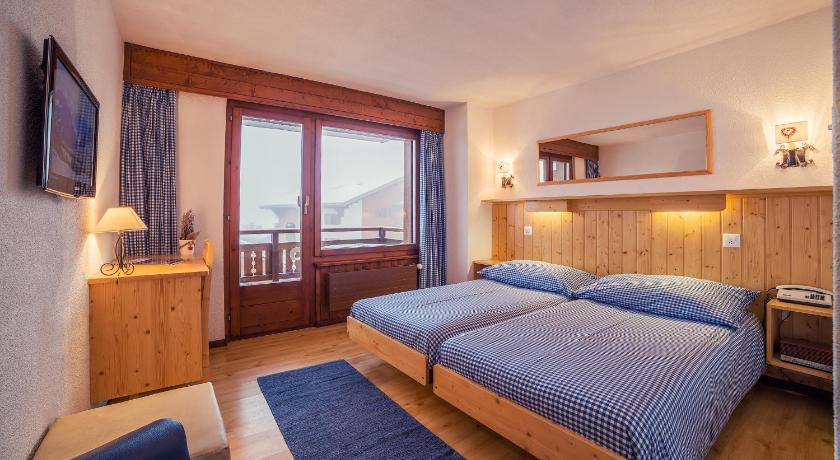 Image of Double or Twin Room with Balcony 3