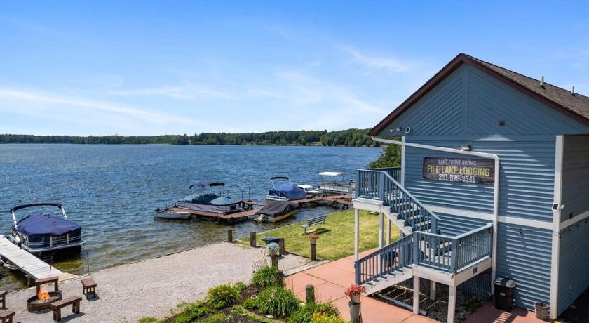 파이프 레이크 Fife Lake Lodge 2BR with Kitchen & Lake Views 4성급 숙소 부대시설