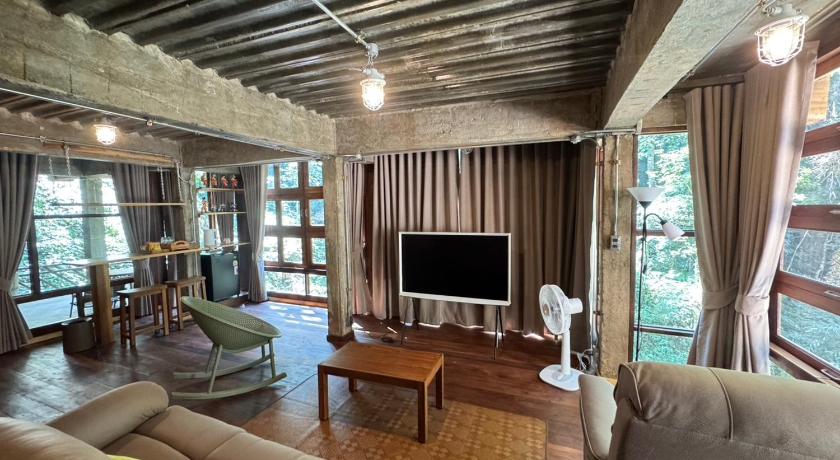 Image of King Suite with Balcony 4