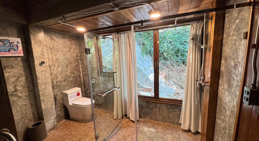 Image of King Suite with Balcony 14