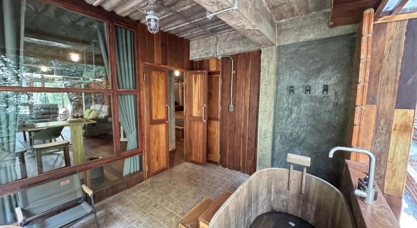 Image of King Suite with Balcony 8