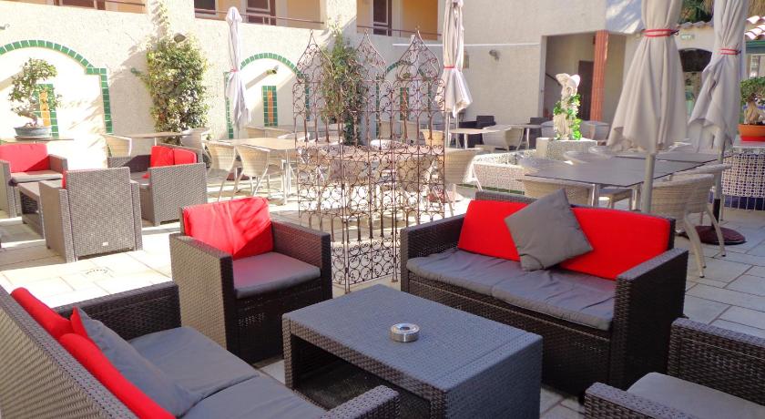 Logis Hotel Les II Mas - Perpignan Sud