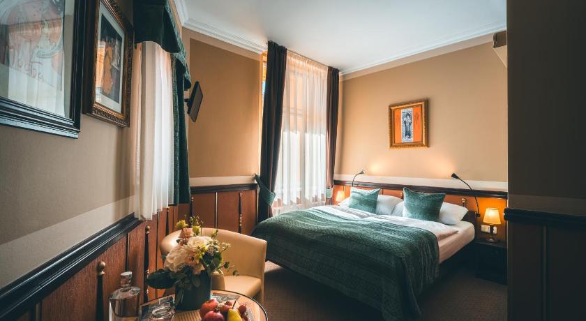 Image of Classic Room 4