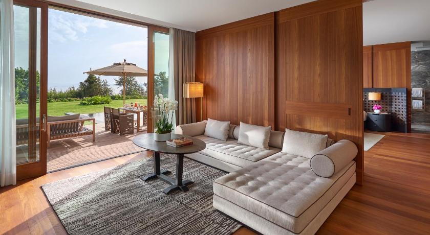 Imatge de Four Bedroom Blue Beach Villa 1