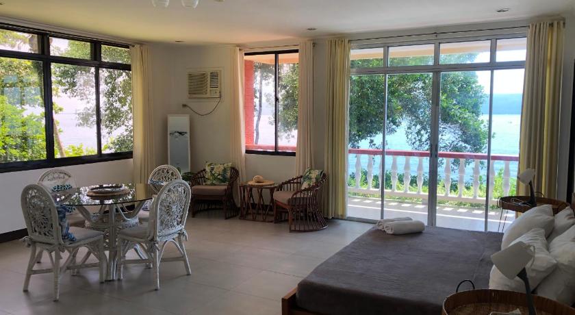 Wuthering Heights Bed & Breakfast by the Sea - image 16