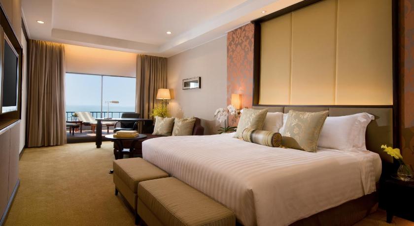 Image of Club Grand Room King 3