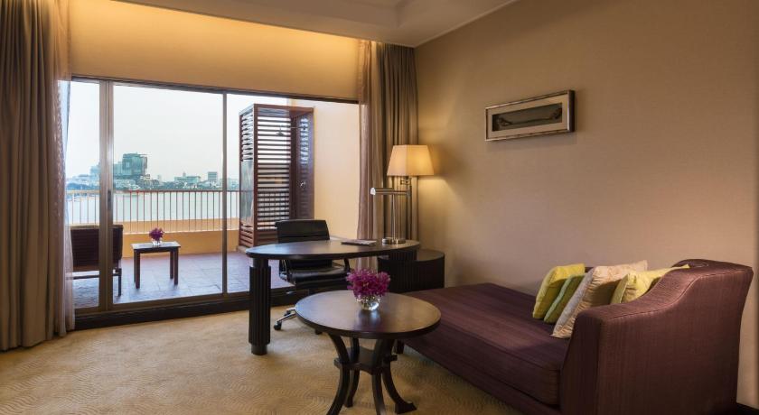 Image of Club Grand Room Twin 12